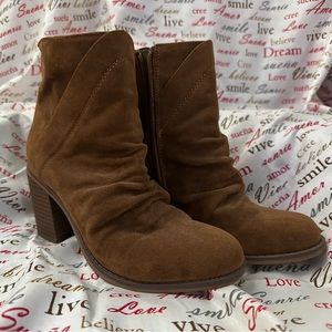 Target Brown Suede Ankle Boots Size 6 RN#17730
